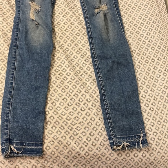 Hollister High-Rise Ripped Super Skinny Jeans - Picture 3 of 6